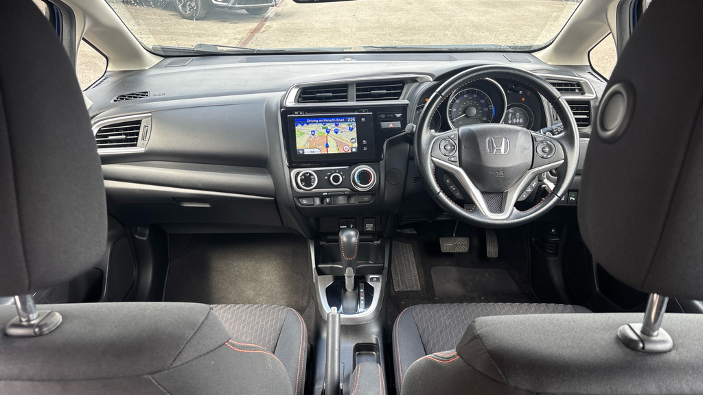 Honda Jazz Honda Jazz 1.5 I-vtec Sport Navi Cvt Hatchback Blue #4