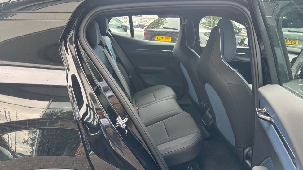 Volvo EX30 Plus, Single Motor Extended Range, OV26VZM Black #6