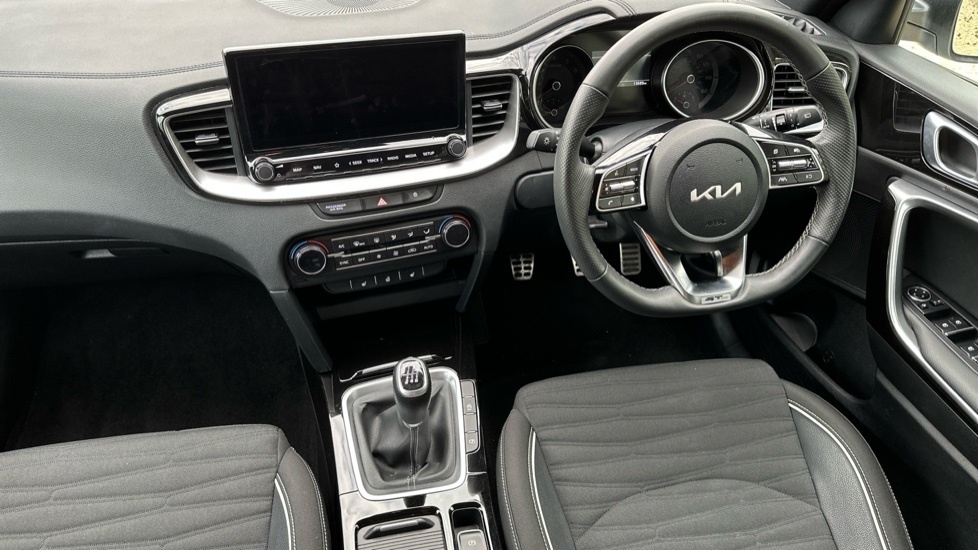 Kia Ceed 1.5T Gdi Isg 138 Gt-line LD25VGF White #6