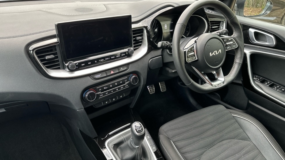 Kia Ceed 1.5T Gdi Isg 138 Gt-line LD25VGF White #3