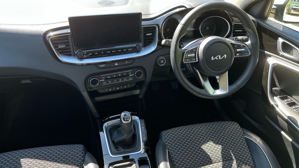 Kia Ceed 1.5T Gdi Isg 138 3 LD25VHC White #6