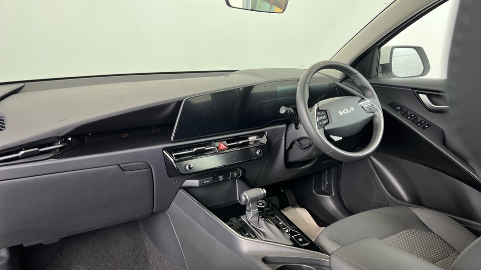 Kia Niro 1.6 Gdi 127 Hybrid 2 Nav Dct LD25WDG White #3