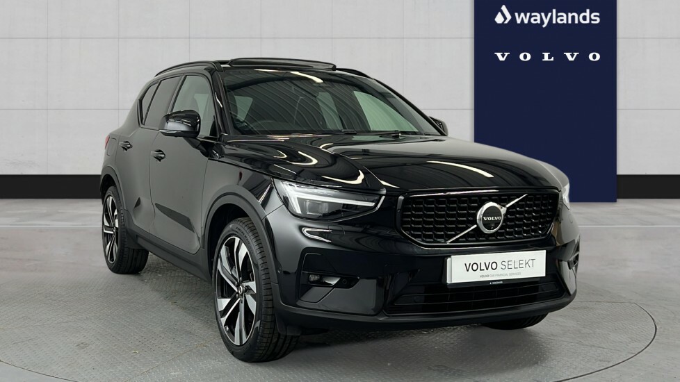 Volvo XC40 B3 Ultimate, Mild Hybrid, Darkpanroof, 36 Black