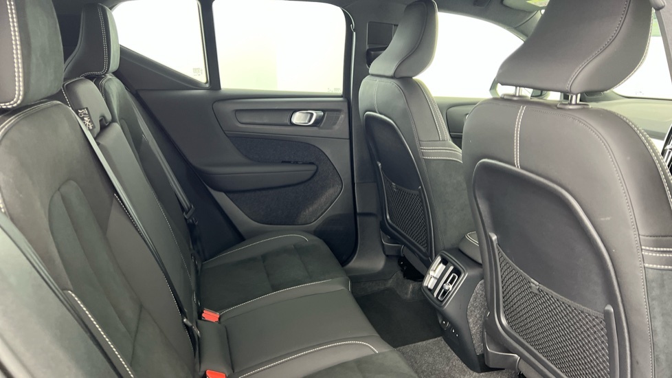Volvo XC40 Plus, B3 Mild Hybrid, Dark OY75VOF Black #6