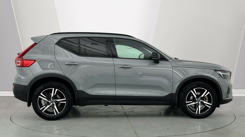 Volvo XC40 Plus, B3 Mild Hybrid, Dark AV24HHS Grey #3