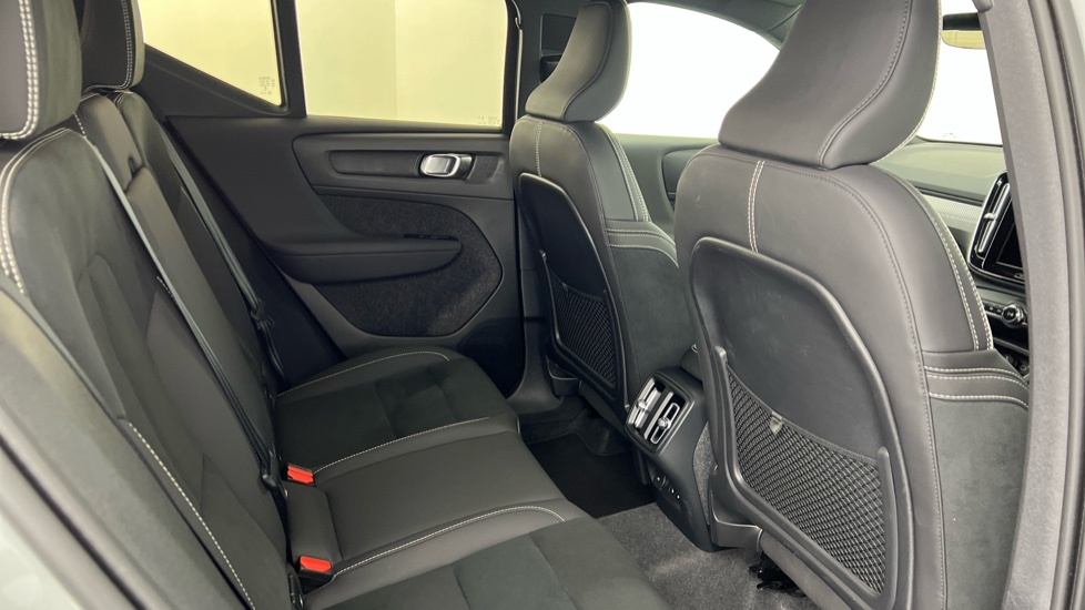 Volvo XC40 Plus, B3 Mild Hybrid, Dark AV24HHS Grey #6