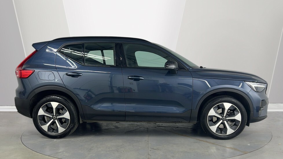 Volvo XC40 Plus, B4 Mild Hybrid, Dark RF25PLN Blue #3