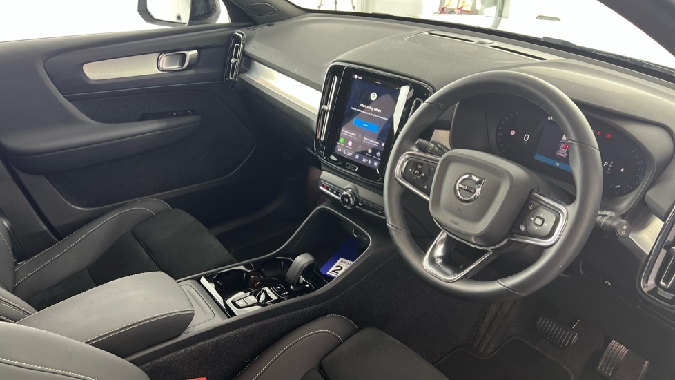 Volvo XC40 Plus, B4 Mild Hybrid, Dark RF25PKE Silver #4