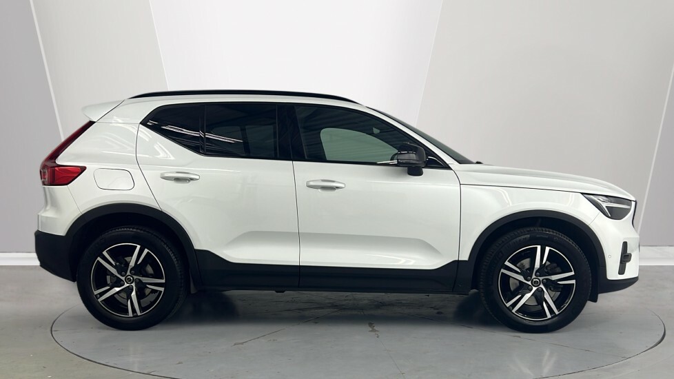 Volvo XC40 Plus, B3 Mild Hybrid, Dark Retractable To BW73DDX White #3