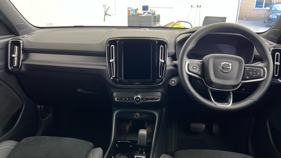 Volvo XC40 Plus, B3 Mild Hybrid, Dark RF25EXM Black #5