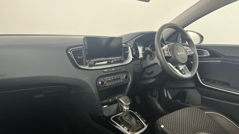 Kia Xceed 1.0T Gdi Isg 113 Pure Dct RO75HXP Black #3