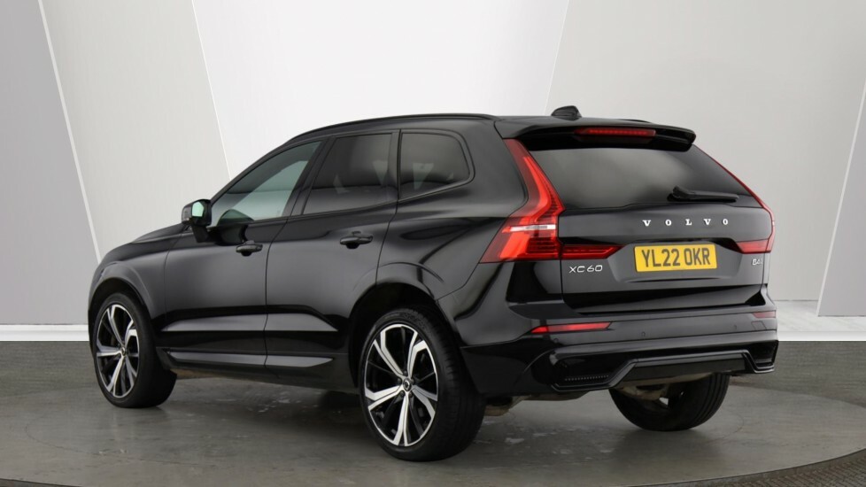 Volvo XC60 2.0 B4d R Design Pro Awd Geartronic YL22OKR Black #3