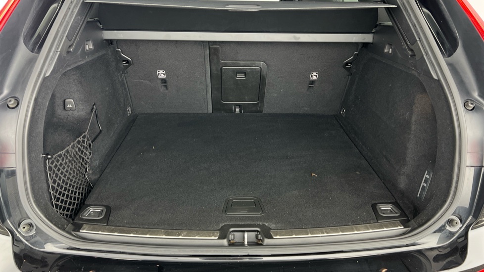 Volvo XC60 2.0 B4d R Design Pro Awd Geartronic YL22OKR Black #5