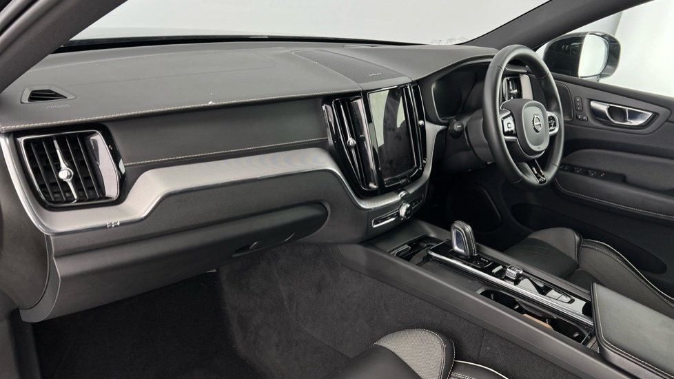 Volvo XC60 2.0 B4d R Design Pro Awd Geartronic YL22OKR Black #6