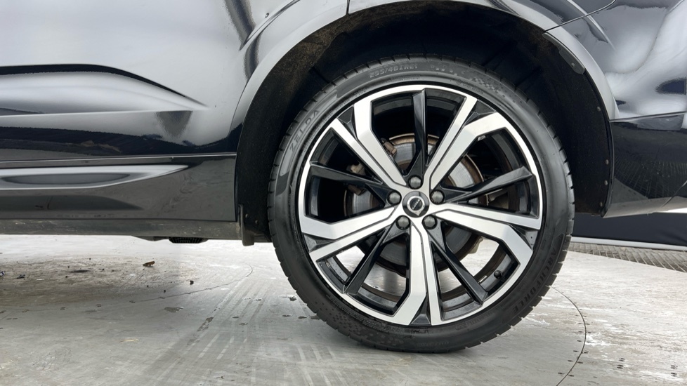 Volvo XC60 2.0 B4d R Design Pro Awd Geartronic YL22OKR Black #4
