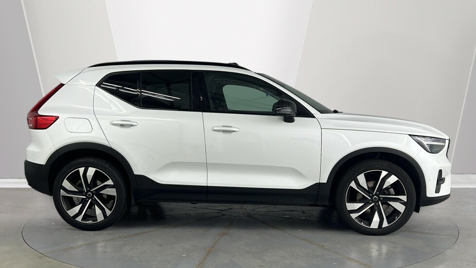 Volvo XC40 2.0 B4p Ultra Dark RF74ZBY White #3