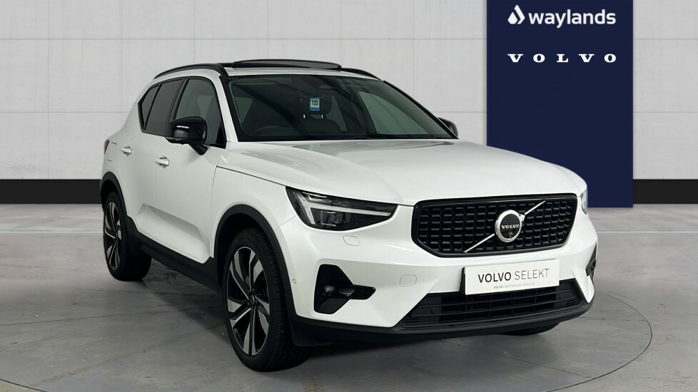Volvo XC40 2.0 B4p Ultra Dark White