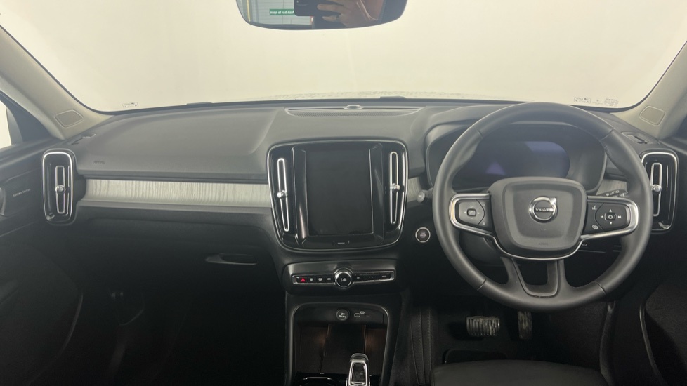 Volvo XC40 B4 Ultra, Mild Hybrid, Brightpanroof, 360 RV75CJX White #5