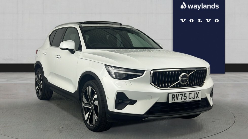 Volvo XC40 B4 Ultra, Mild Hybrid, Brightpanroof, 360 White
