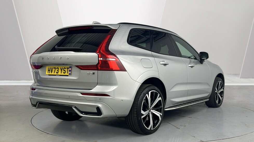 Volvo XC60 Ultimate, B5 Awd Mild Hybrid, Dark HV73YST Silver #2