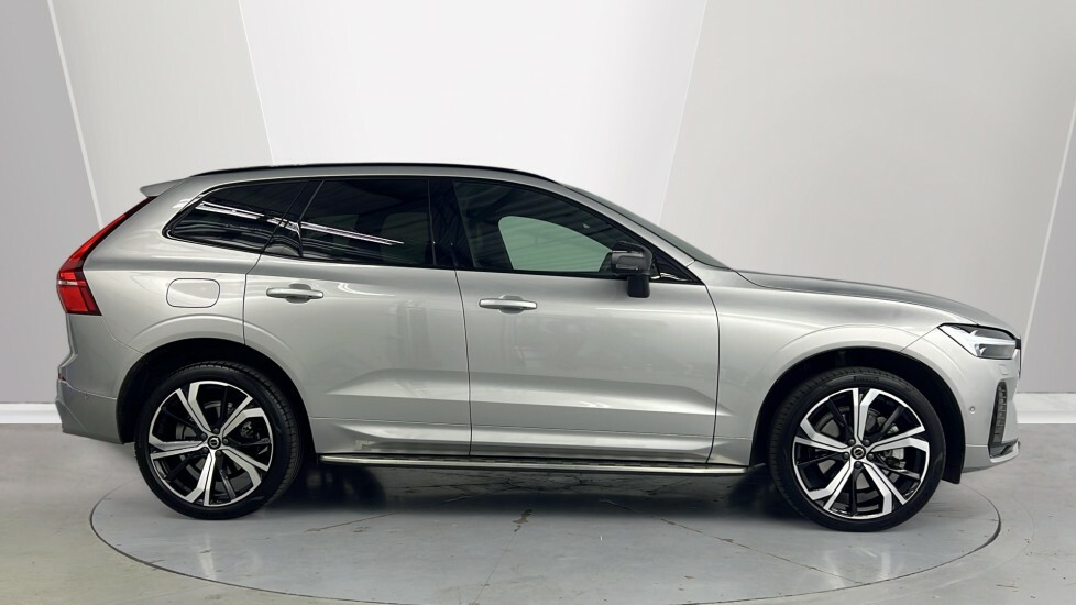 Volvo XC60 Ultimate, B5 Awd Mild Hybrid, Dark HV73YST Silver #3
