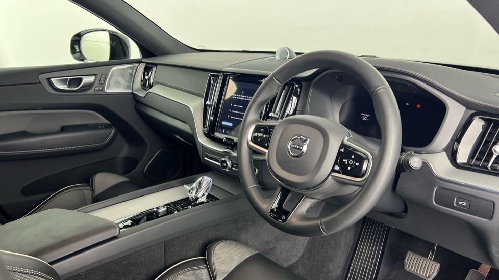 Volvo XC60 Ultimate, B5 Awd Mild Hybrid, Dark HV73YST Silver #4