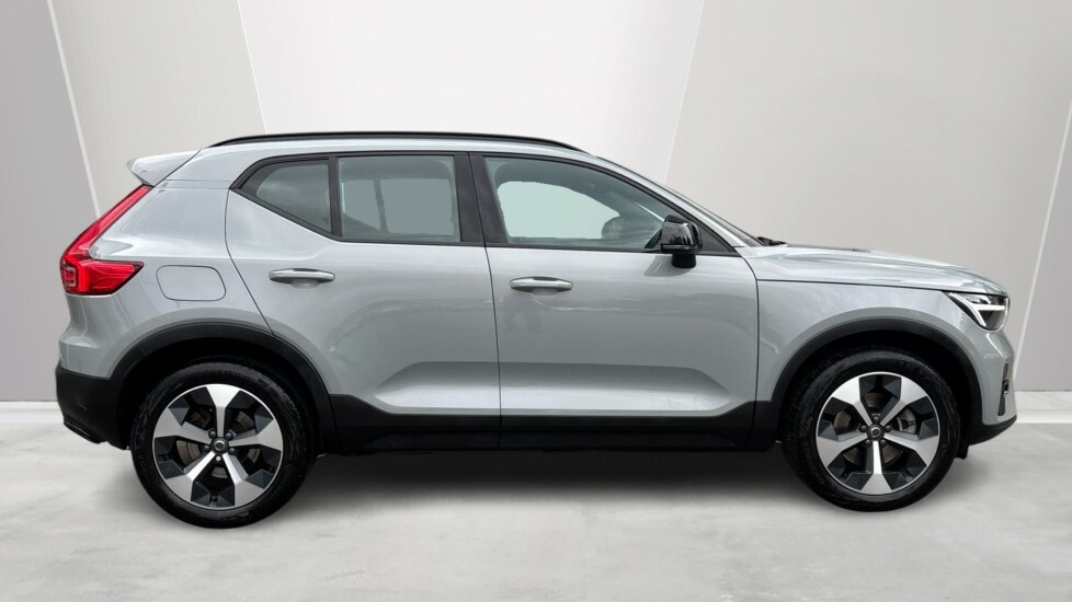 Volvo XC40 Plus, B4 Mild Hybrid, Dark RF25PMO Grey #3