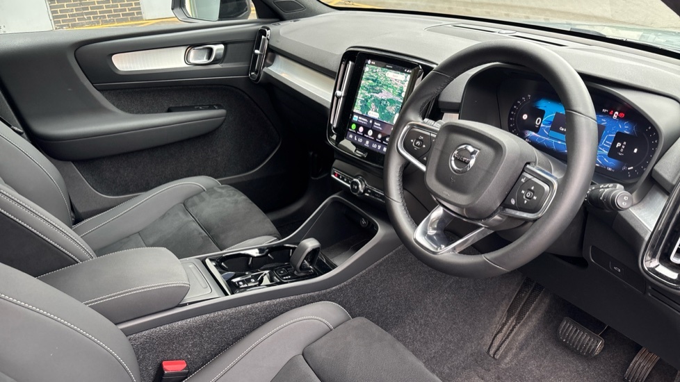 Volvo XC40 Plus, B4 Mild Hybrid, Dark RF25PMO Grey #4
