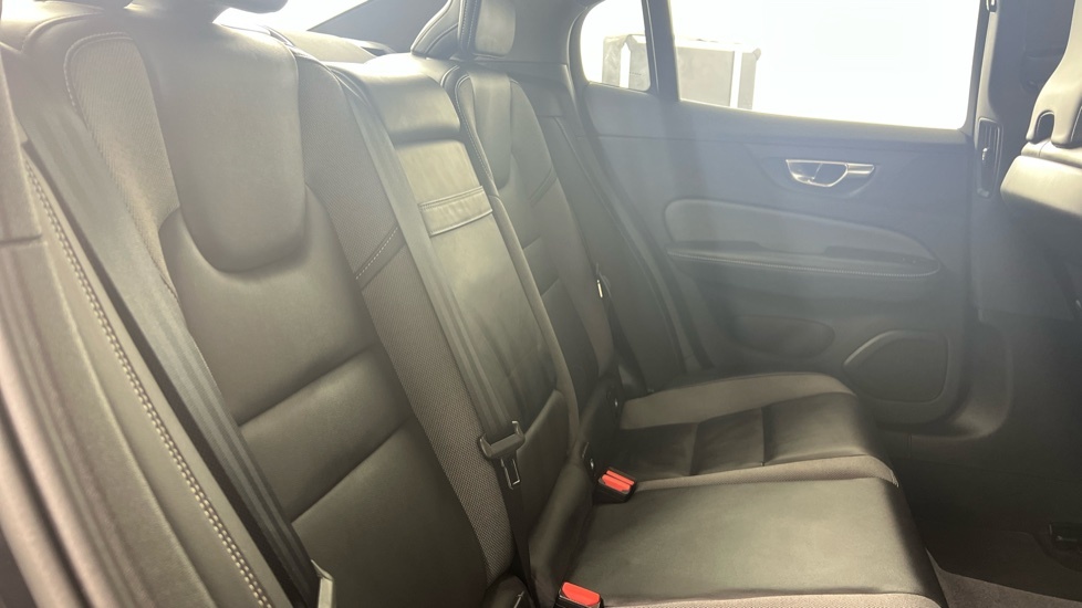 Volvo S60 B5 R-design, Mild Hybridpanroof, Harman Kardon, R Black #6