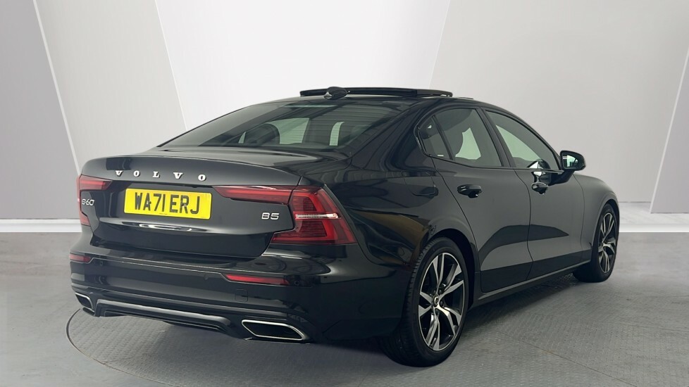 Volvo S60 B5 R-design, Mild Hybridpanroof, Harman Kardon, R Black #2