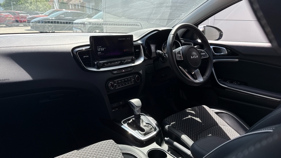 Kia Xceed 1.0T Gdi Isg 113 Pure Dct OV75SWN White #3