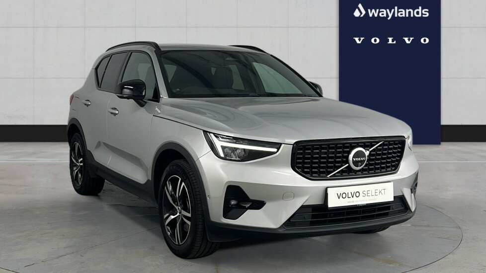 Volvo XC40 Plus, B3 Mild Hybrid, Dark Silver