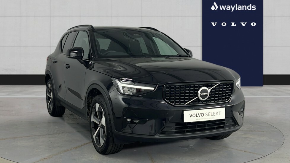 Volvo XC40 Plus, B4 Mild Hybrid, Dark Black