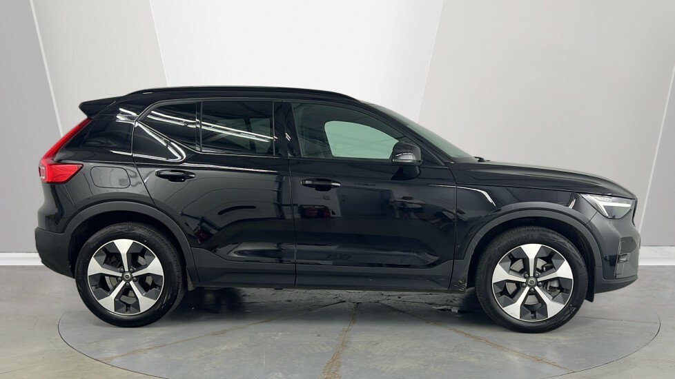 Volvo XC40 Plus, B4 Mild Hybrid, Dark RV75UZA Black #3