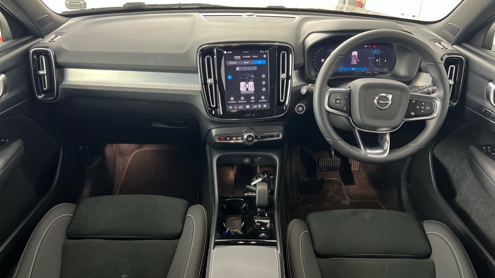 Volvo XC40 Plus, B4 Mild Hybrid, Dark RV75UZA Black #5