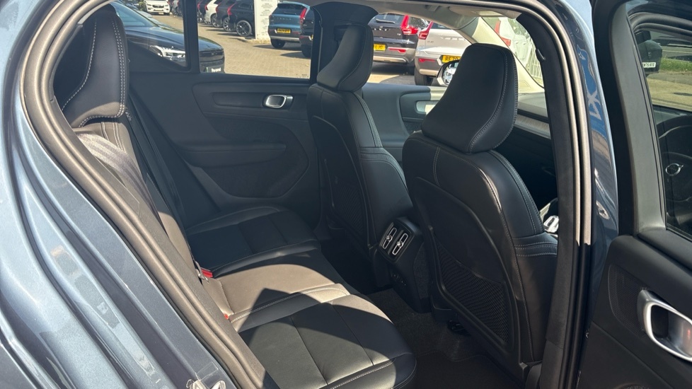 Volvo XC40 Ultra, B3 Mild Hybrid, Dark OE26WOJ Blue #6