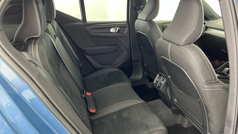 Volvo XC40 Plus, B3 Mild Hybrid, Dark RA73JYR Blue #6