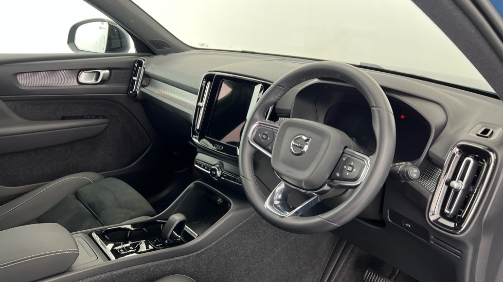 Volvo XC40 Plus, B3 Mild Hybrid, Dark RA73JYR Blue #4