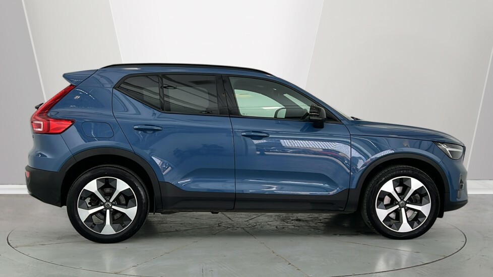 Volvo XC40 Plus, B3 Mild Hybrid, Dark RA73JYR Blue #3