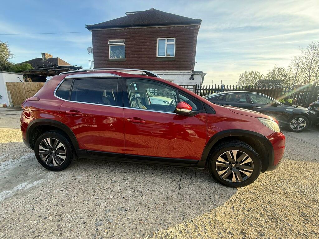 Peugeot 2008 1.2 Puretech Allure Euro 6 MM66PCO Red #4