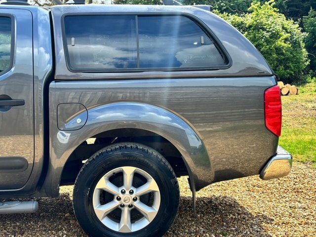 Nissan Navara 2.5 Dci Tekna Pickup Double Cab Grey #6