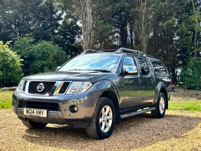 Nissan Navara 2.5 Dci Tekna Pickup Double Cab Grey #2