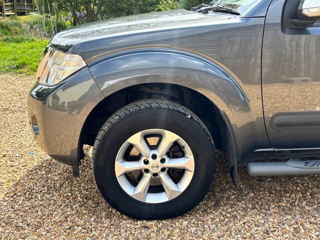 Nissan Navara 2.5 Dci Tekna Pickup Double Cab Grey #5