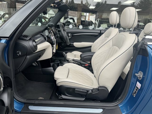 Mini Convertible 1.5 Cooper Exclusive Convertible Steptr LB23WSY Blue #2