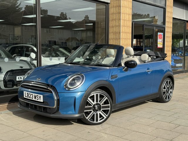 Mini Convertible 1.5 Cooper Exclusive Convertible Steptr Blue
