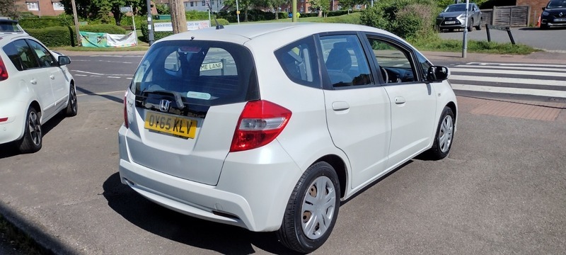 Honda Jazz I-vtec Se OY65KLV White #2