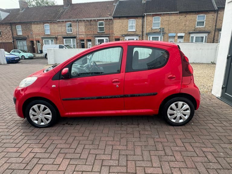 Peugeot 107 1.0 Active Red #4