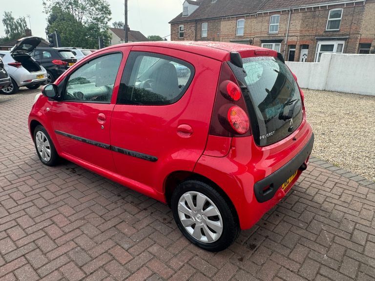 Peugeot 107 1.0 Active Red #5