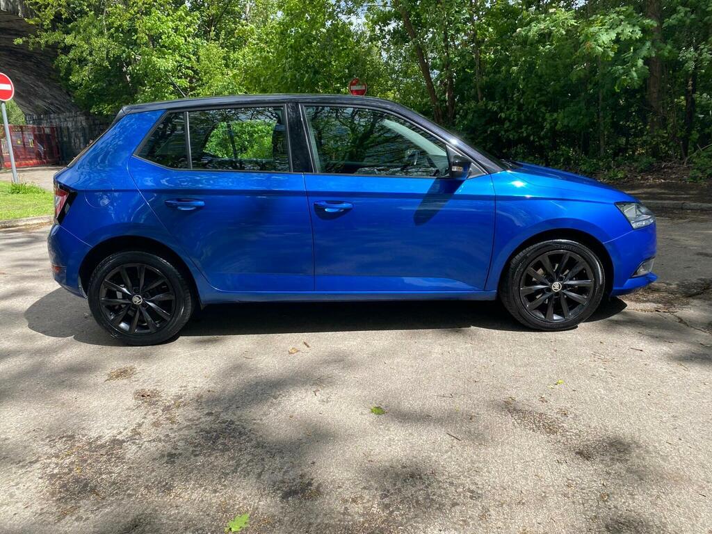 Skoda Fabia Hatchback 1.0 Colour Edition Euro 6 Ss 202 AJ69DFA Blue #4