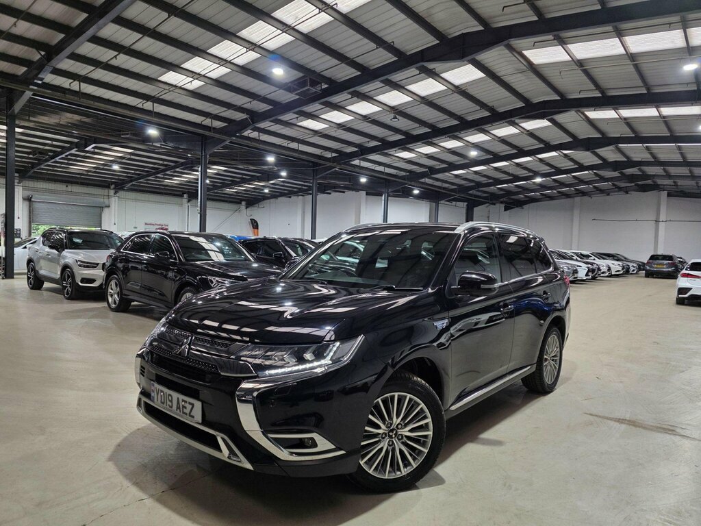 Mitsubishi Outlander 2.4H Twinmotor 13.8Kwh 4Hs Cvt 4Wd Euro 6 Ss Black